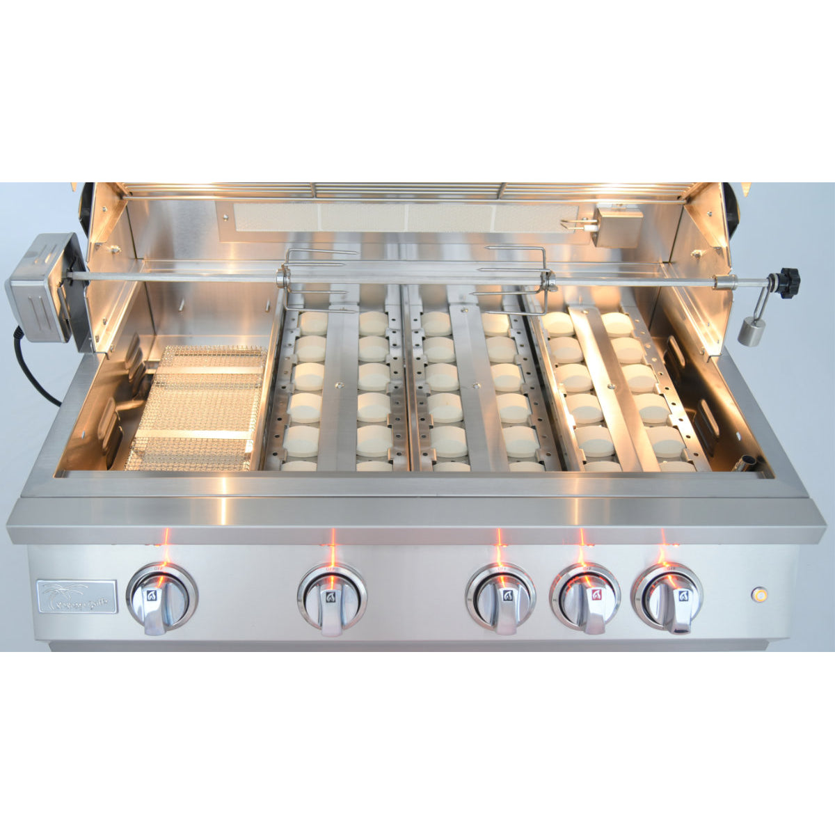 Kokomo 32" PRO grill with heat zone dividers in place