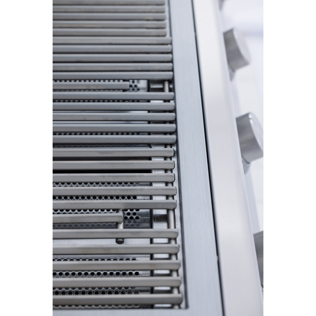 Blaze BCM grill and cart detail 7