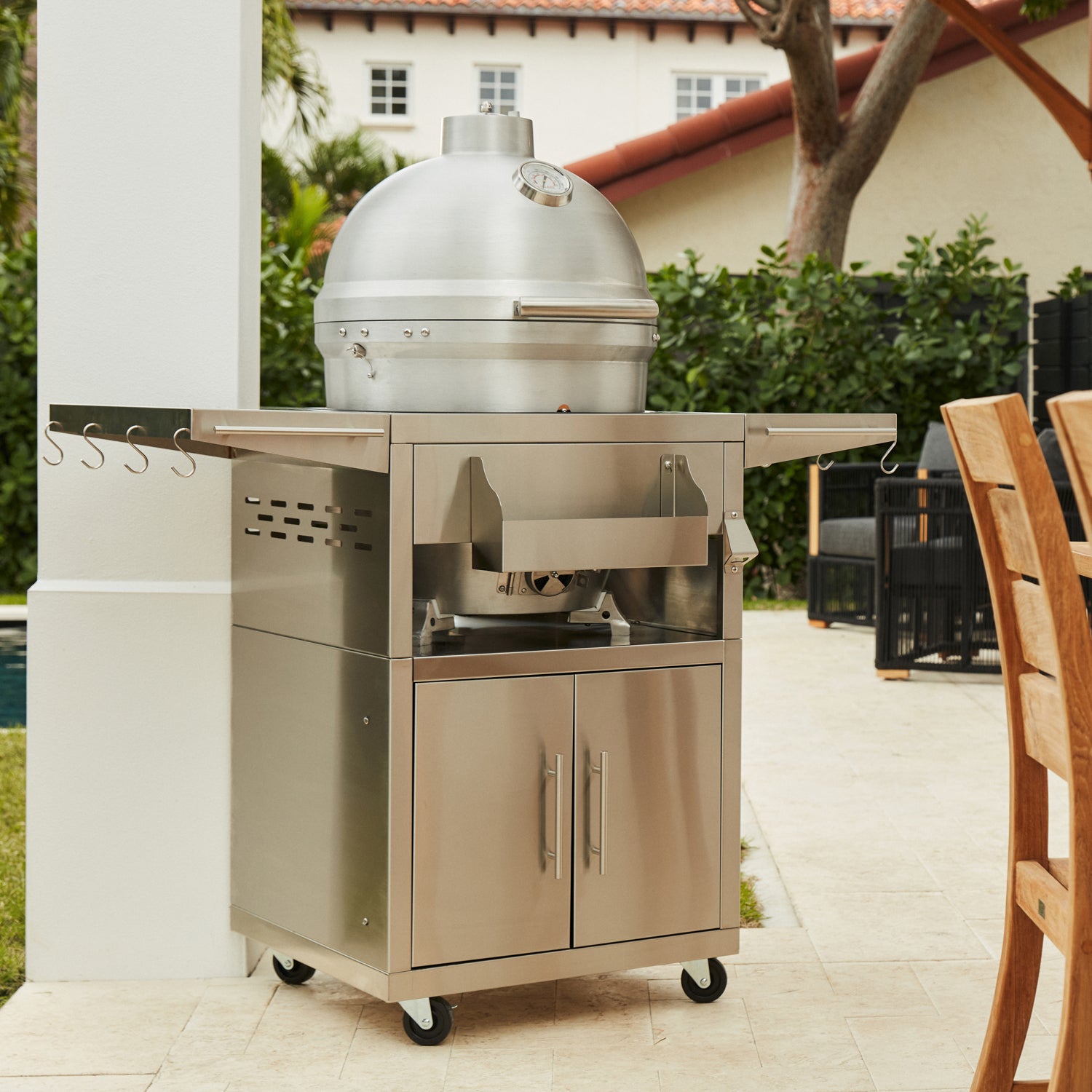 Blaze Kamado Charcoal Grill Lifesyle 3