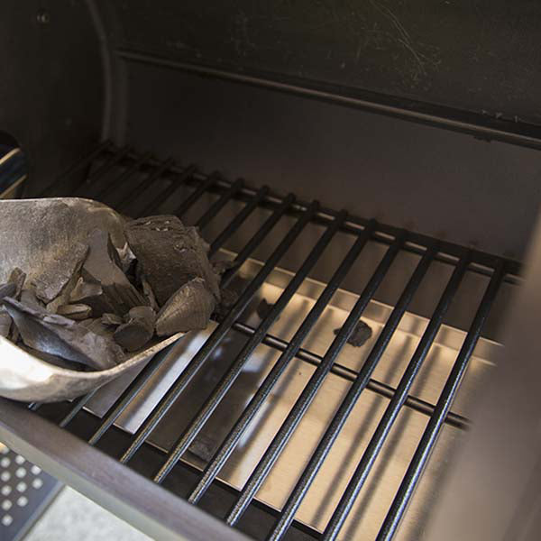 Broil King Regal Charcoal Offset Smoker grates