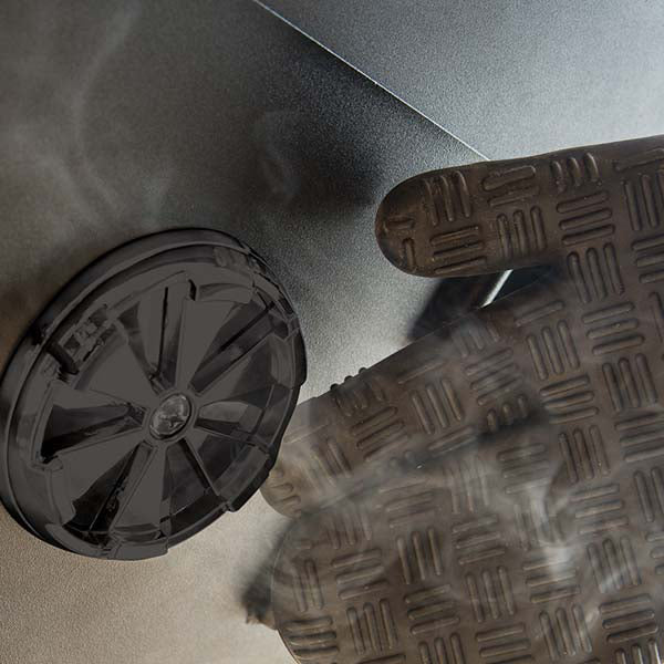 Broil King Vertical Charcoal Cabinet Smoker control