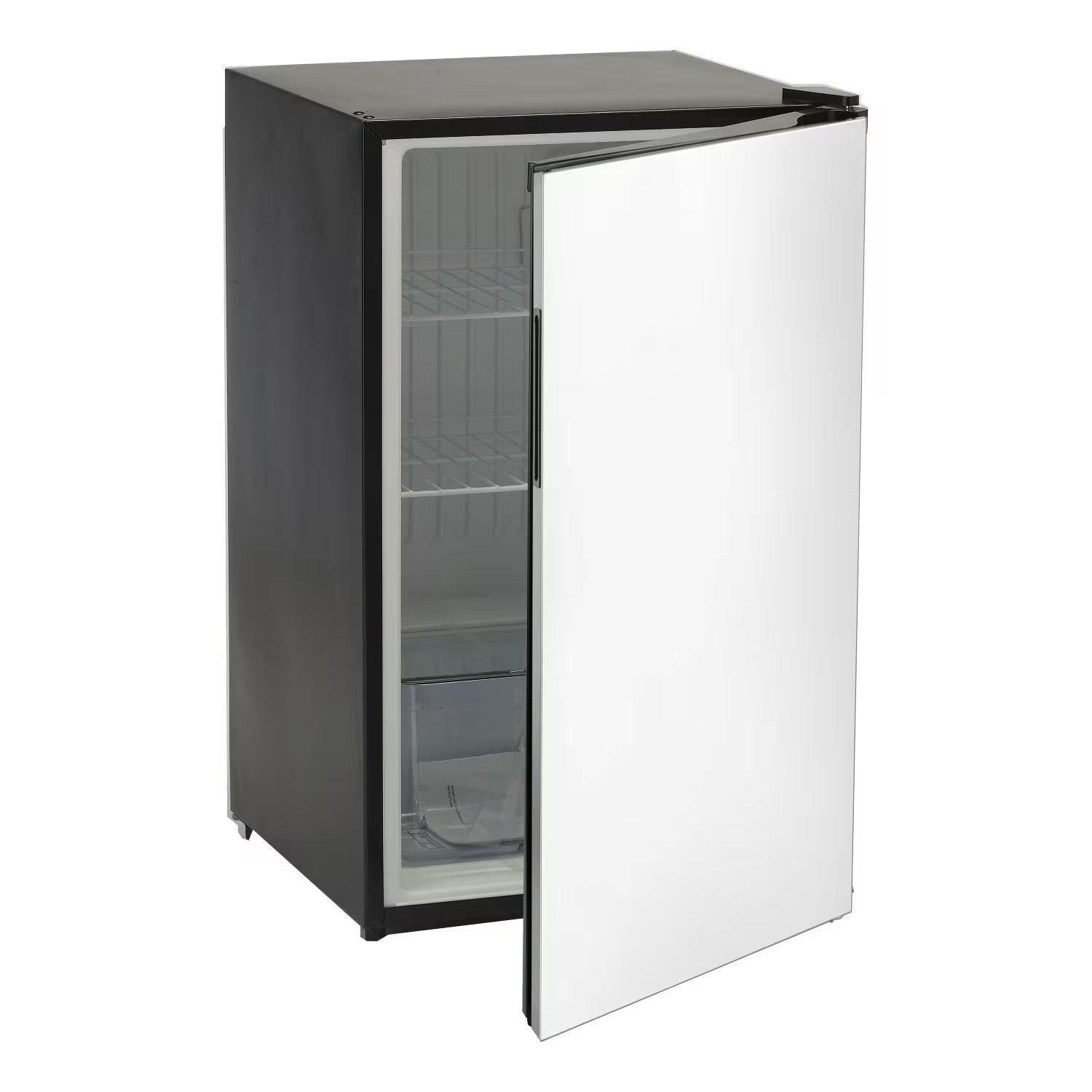 Bull 20-Inch 4.5 Cu. Ft. Compact Contemporary Refrigerator3