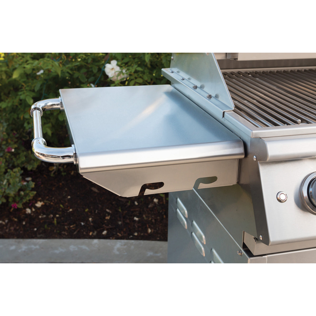 Bull Brahma 38 5 Burner Free Standing Gas Grill Lifestyle 1