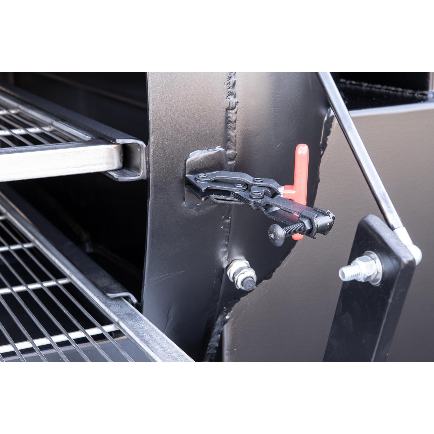 Meadow Creek TS1000 BBQ Trailer 11 Latch