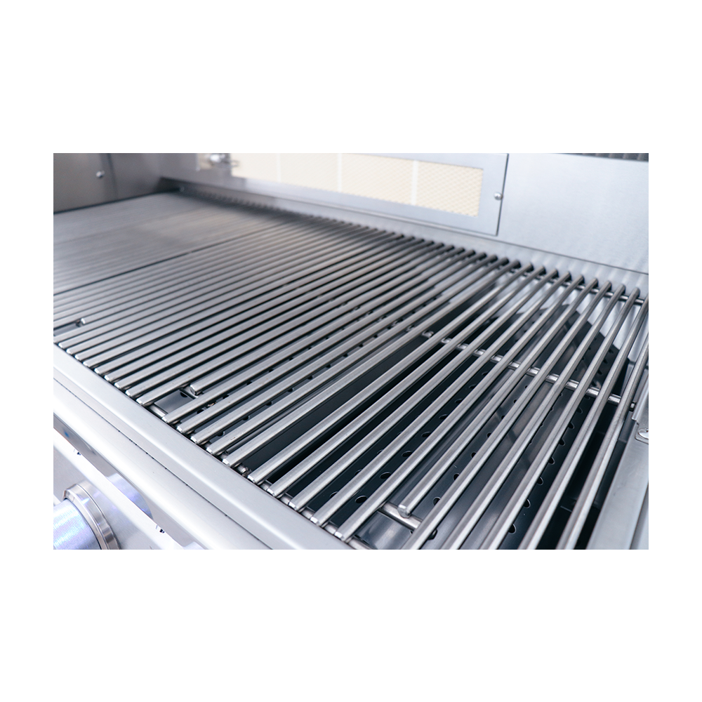RCS Cutlass Pro 38 in Built In Gas Grill Grates close up