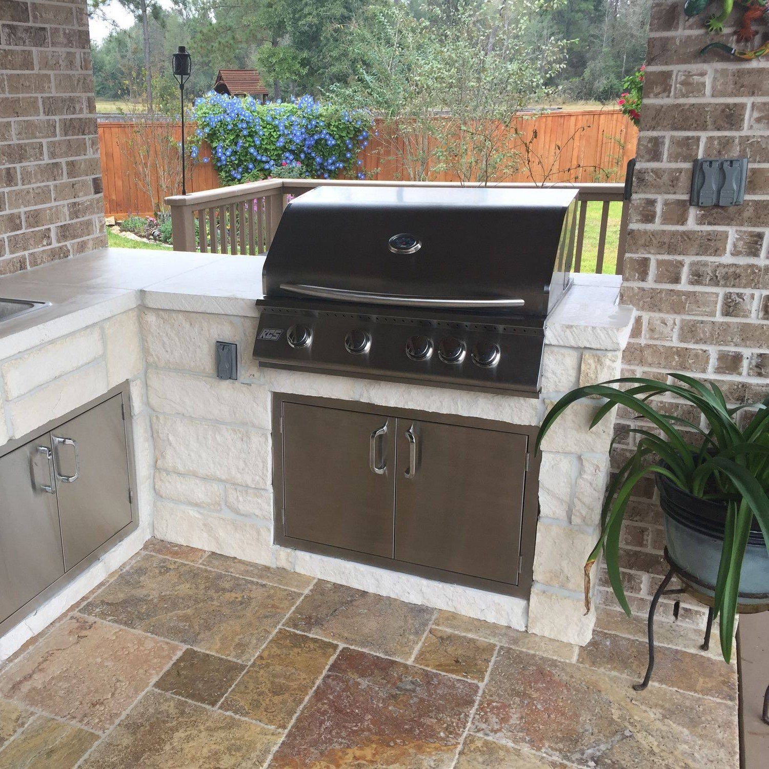 RCS Premier 32 in Built In Gas Grill lifestyle