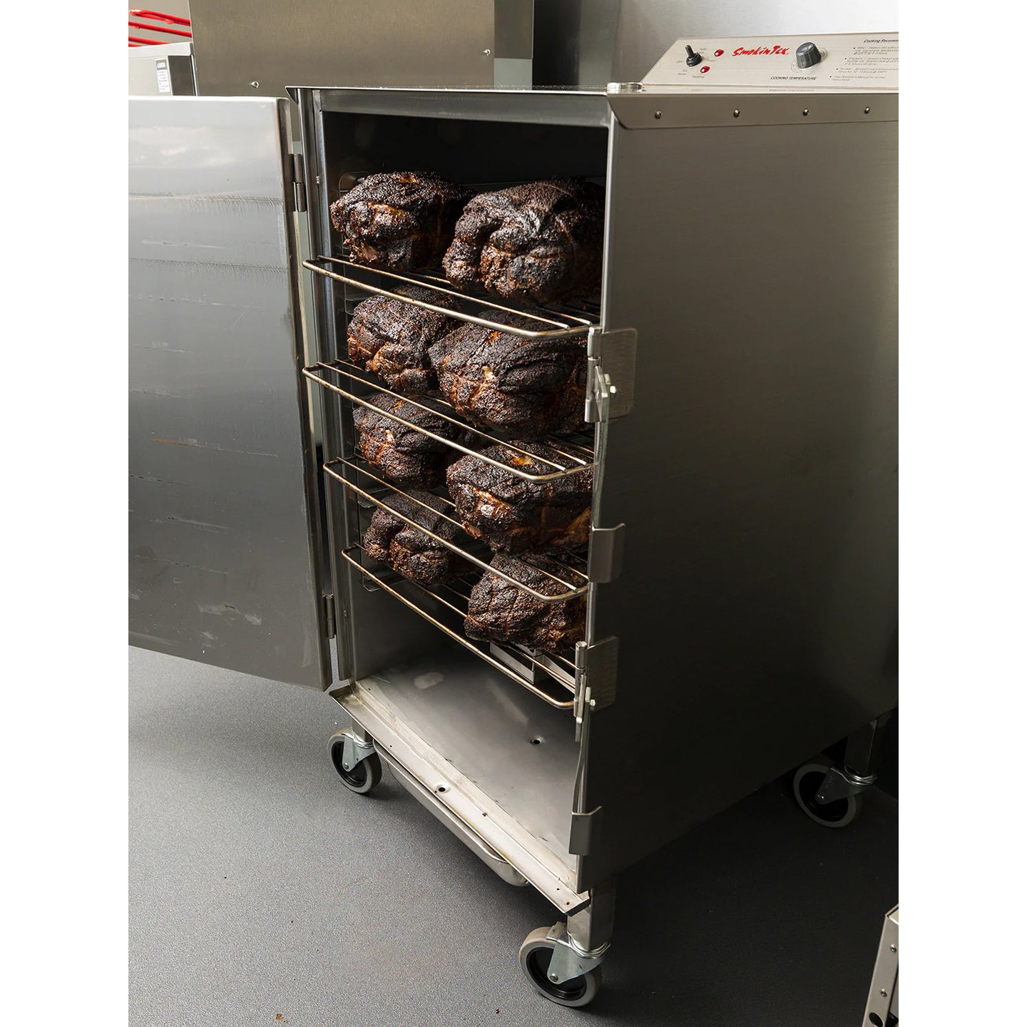 SmokinTex 1500-CXLD Food lifestyle angle