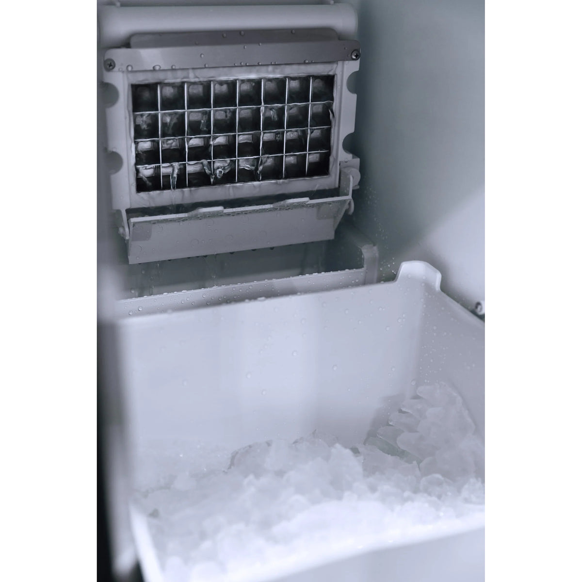 Summerset 15" 50 Lb. Outdoor Rated Cube Ice Maker ice tray and ice storage bin