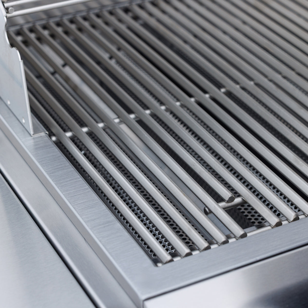 Blaze BCM grill and cart detail 1