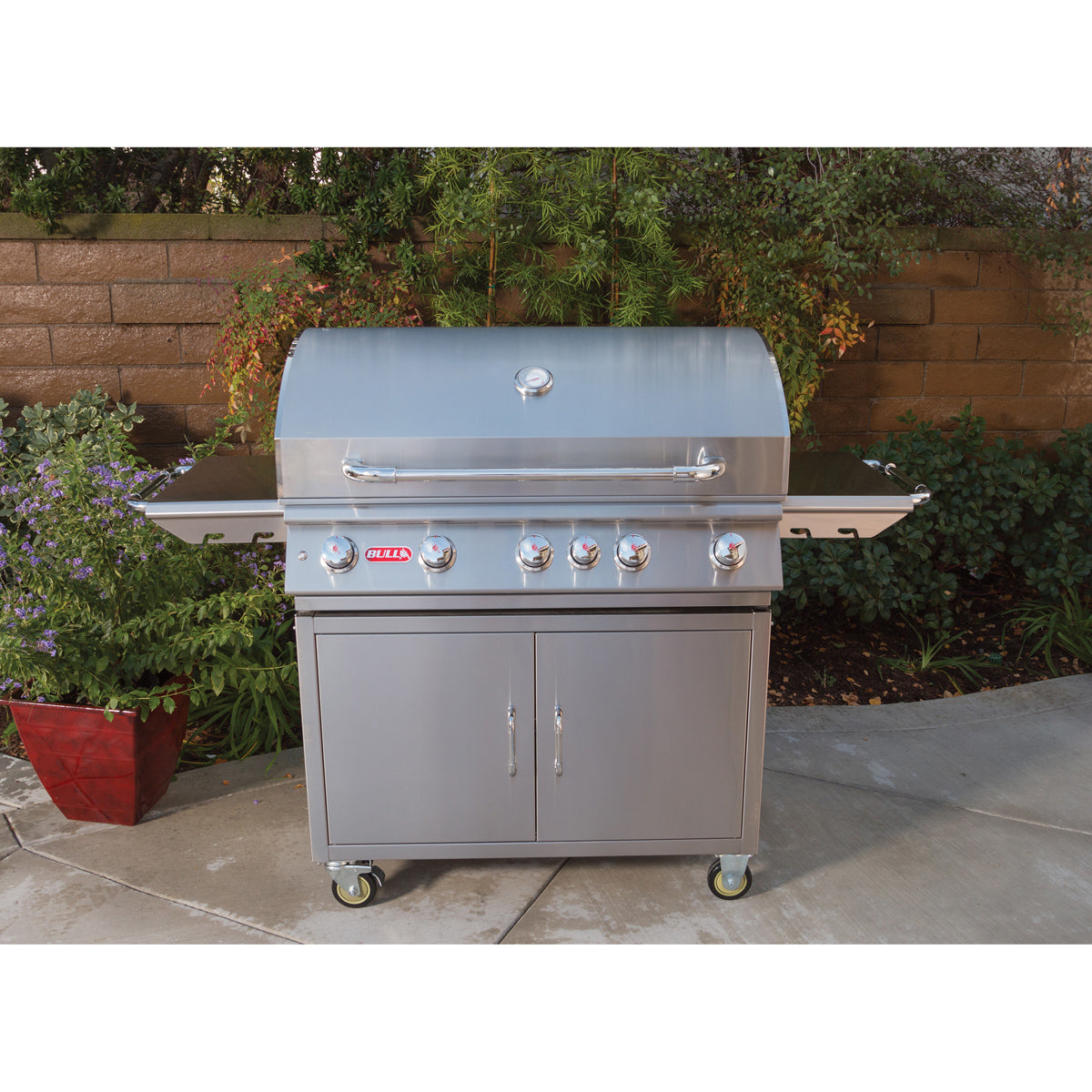 Bull Brahma 38 5 Burner Free Standing Gas Grill Lifestyle 3