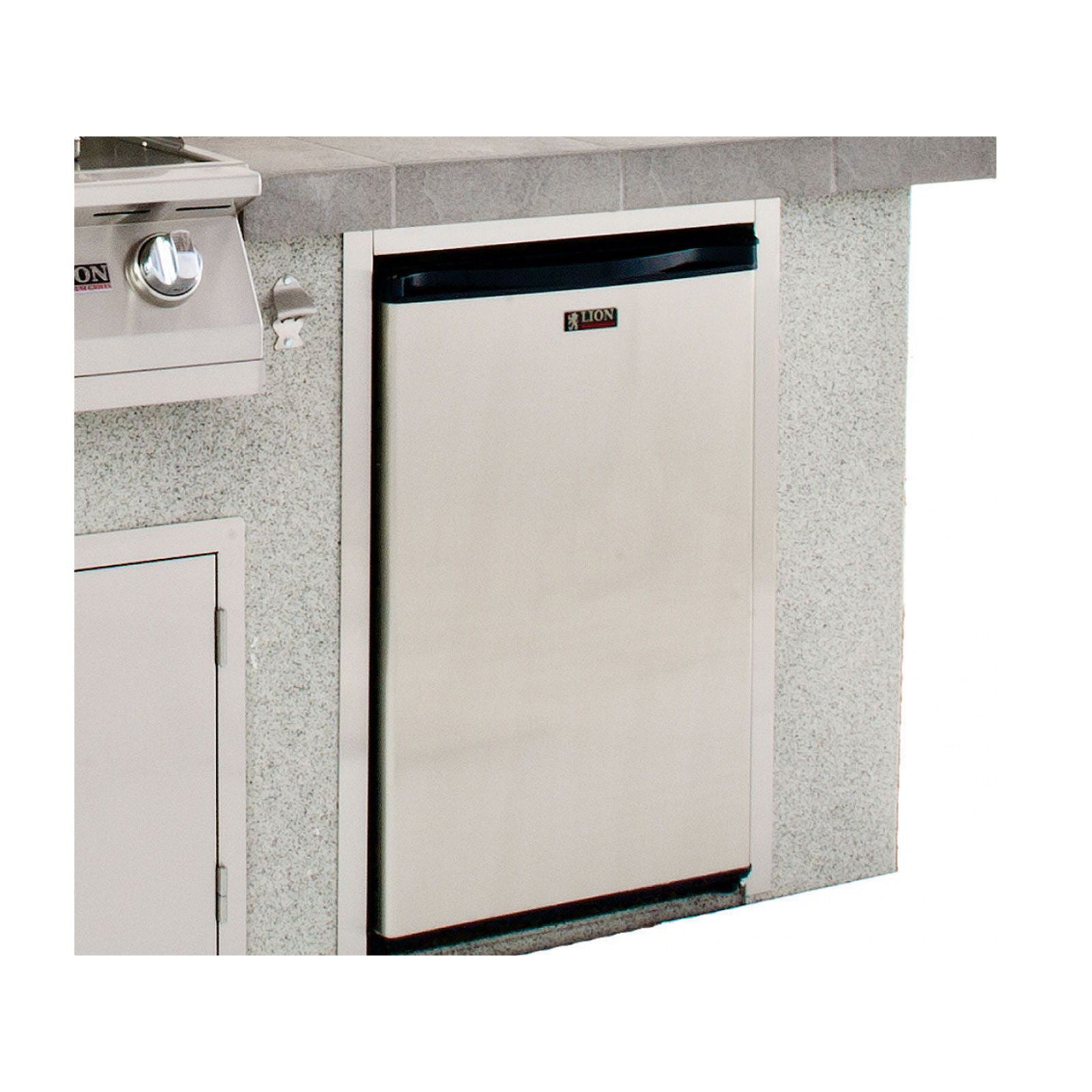 Lion Premium Grills Advanced Q BBQ Island3