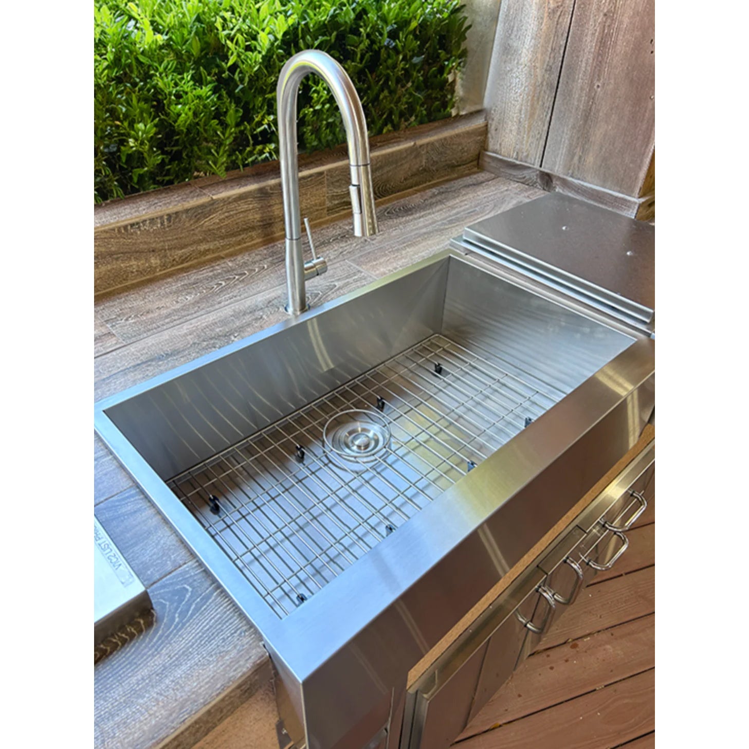 RCS 32-Inch Outdoor Farm House Sink 1