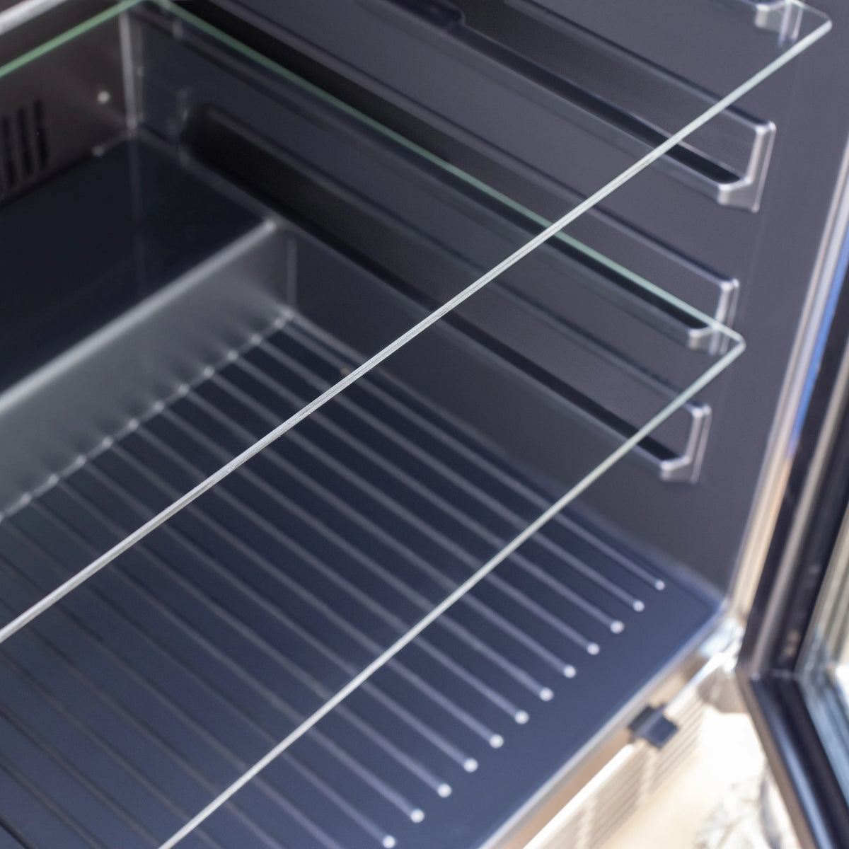 Summerset 24" Outdoor Refrigerator with Glass Door and Glass Shelves (5c), interior glass shelves