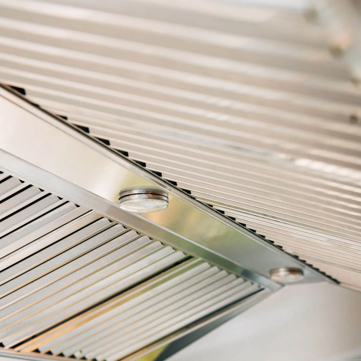 Summerset 36-Inch Outdoor Rated Vent Hood with 1000 CFM Motor and Mounting Bracket3